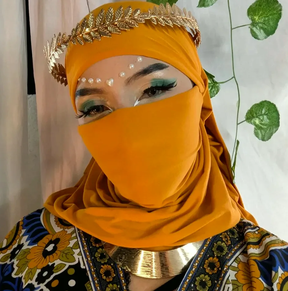 Alma, 28