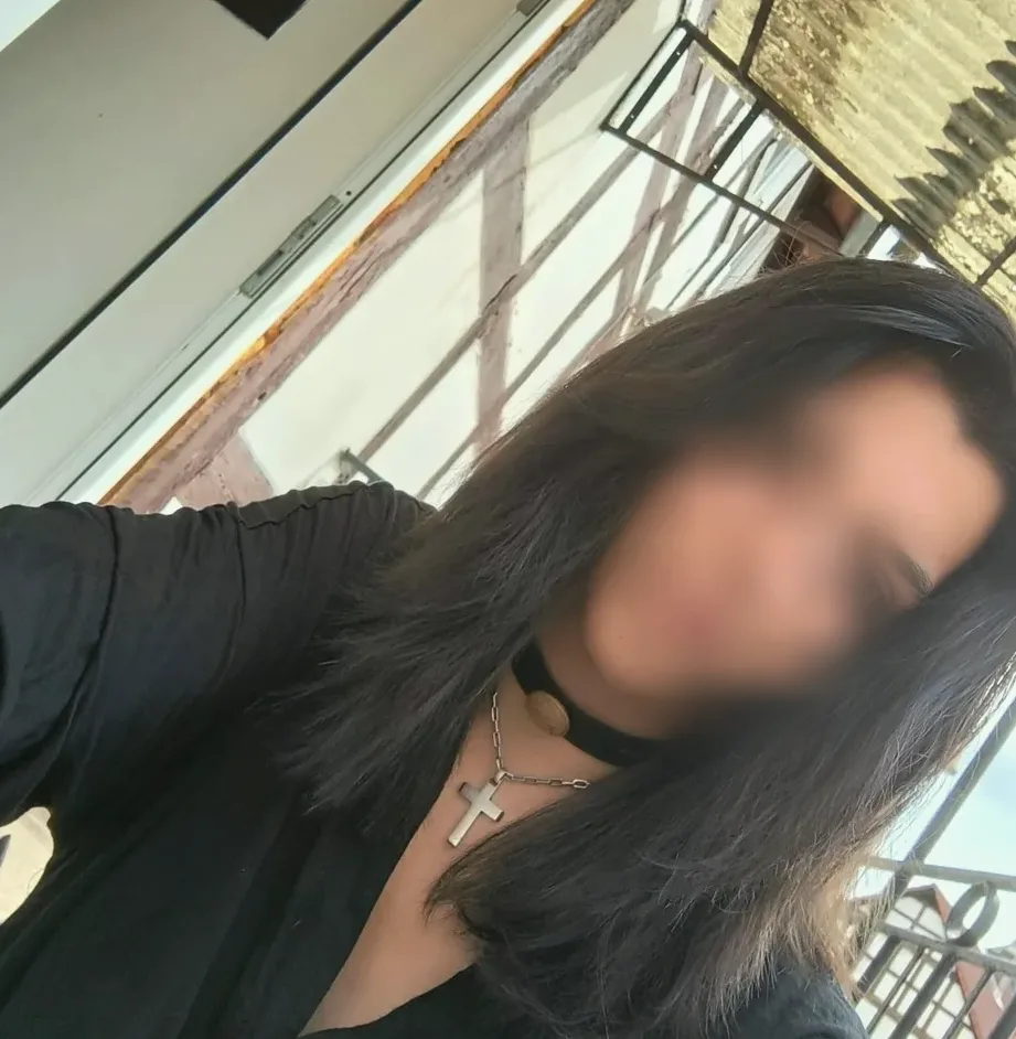 Essi, 28