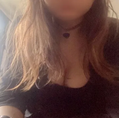 Tuula, 28